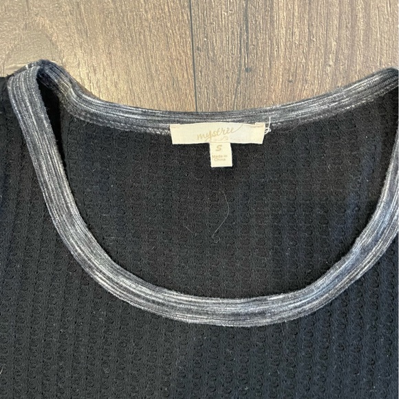 Mystree Women Black Thermal with Cut Out Shoulders Women S - Picture 4 of 5